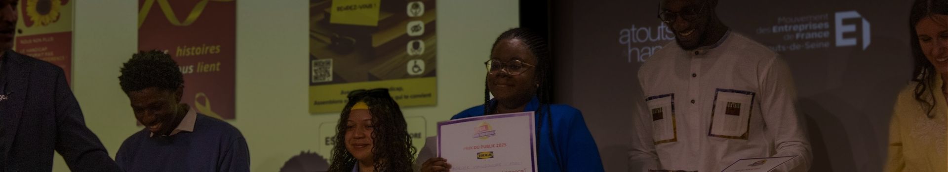 Jeunes étudiantes en communication finaliste du prix com'handicap 2025